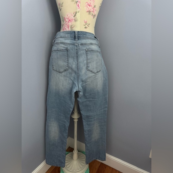 Kut from the Kloth Light Blue Boyfriend Jeans - Picture 4 of 10